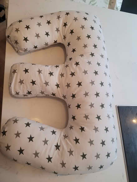 Photo of free Twin feeding pillow (Tooting Broadway) #1