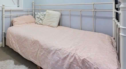 Photo of free White Metal Single Bed Frame – Good Condition (Dennistoun G31) #1