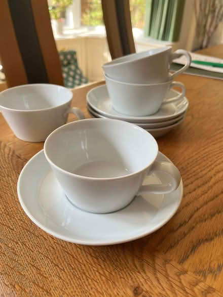 Photo of free Coffee cups and saucers (Beaconsfield HP9) #1