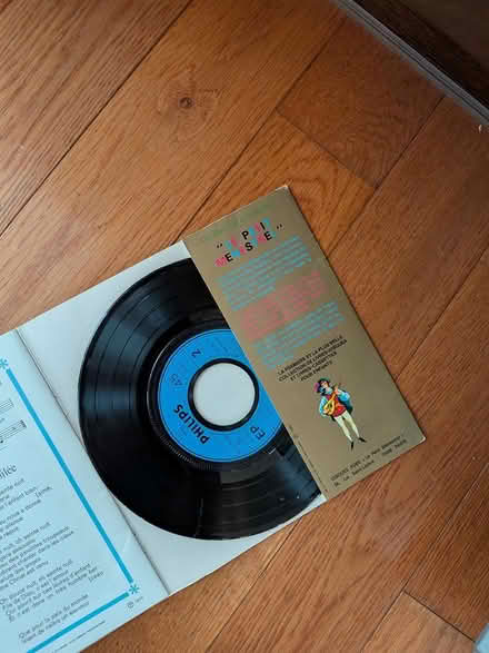Photo of free Children record and song booklet (Swansea Bloor West) #2