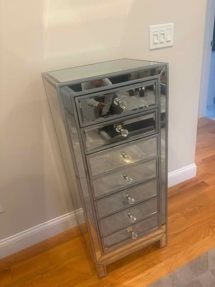 Photo of free curbside today only (Larchmont) #4
