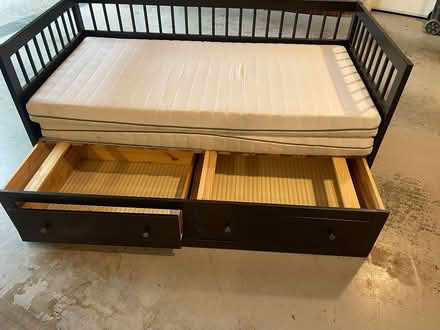 Photo of free Day Bed (Hazelwood Park) #2