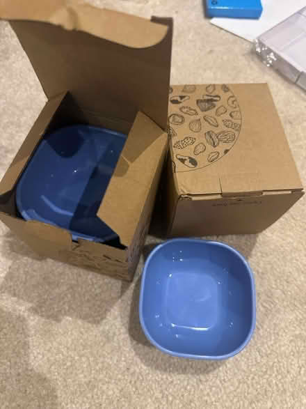 Photo of free Cat or dog small feeding bowl (Leeds LS10) #1