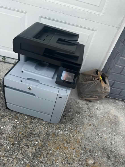 Photo of free Hp broken printer, used ink (122 between ridge and 113) #2
