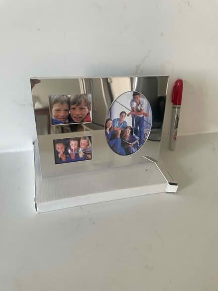 Photo of free 🆕 photo frame (Bayview/highway 7) #1