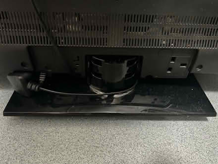 Photo of free TV 32” Smart TV with DVD 📀 Player* - Pls See AD! (Bermondsey SE16) #4