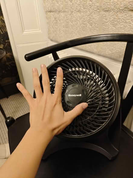 Photo of free Small electric fan, broken hinge, three speeds (Clifton BS8) #2