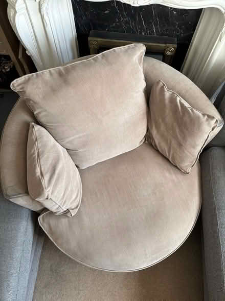 Photo of free Swivelling cuddle chair (Ashingdon SS4) #2