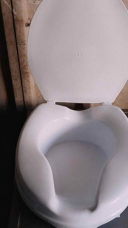 Photo of free raiser toilet seat (High Green S35) #1