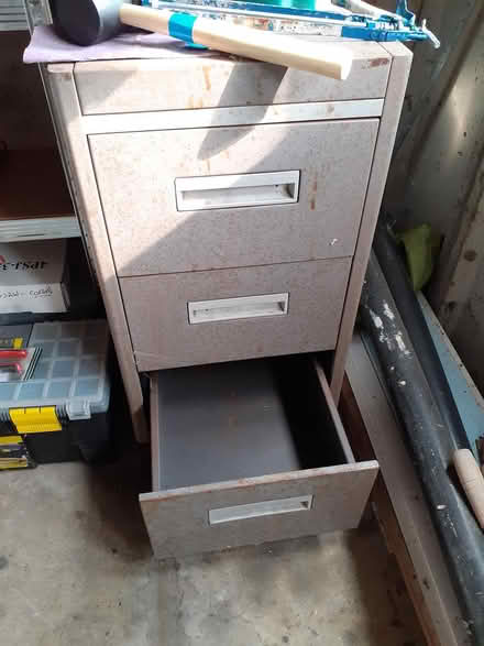 Photo of free 3 drawer metal cabinet (Tonbridge TN9) #1