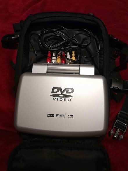 Photo of free DVD player for car head rest (Warden Hill GL51) #2