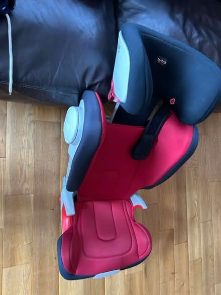 Photo of free Britax Age 4-12 Car seat (Gerrards Cross SL9) #1
