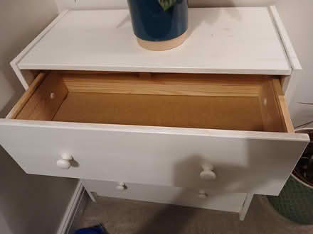 Photo of free Small chest of drawers (kendal LA9) #1