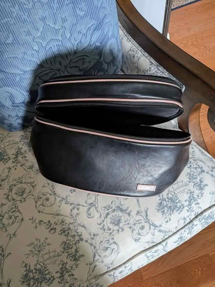 Photo of free Make up case (Swansea Bloor West) #1
