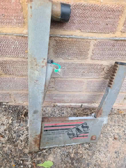 Photo of free SAS clamp (Eltham SE9) #1