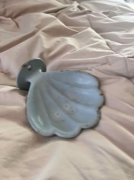 Photo of free 80s shell soap holder (Winter Hill) #1