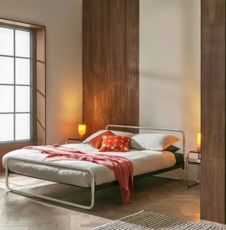 Photo of Kind size bed (St aldates OX1) #1