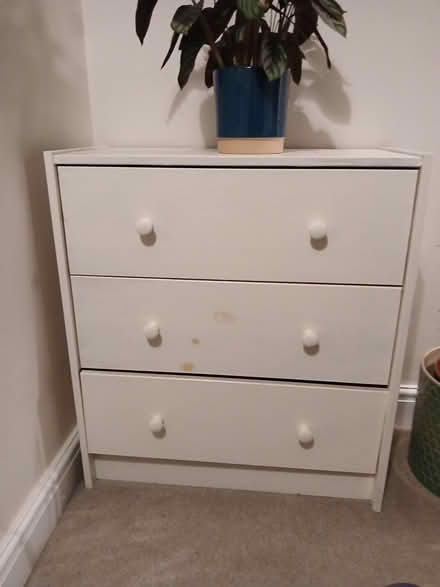 Photo of free Small chest of drawers (kendal LA9) #2