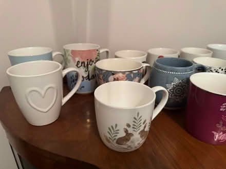 Photo of free Selection of mugs (Hale Village L24) #1
