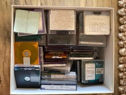 Photo of free Box of minidiscs (E4) #1