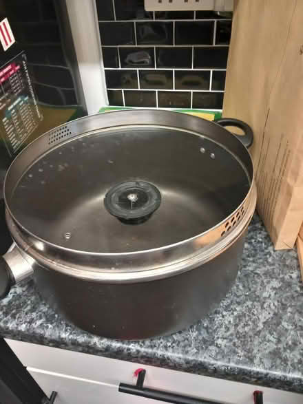 Photo of free Large stew pot with lid (New cross SE14) #1