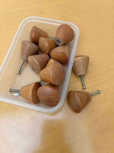 Photo of free Oak cupboard/wardrobe door knobs (New Malden KT3) #2