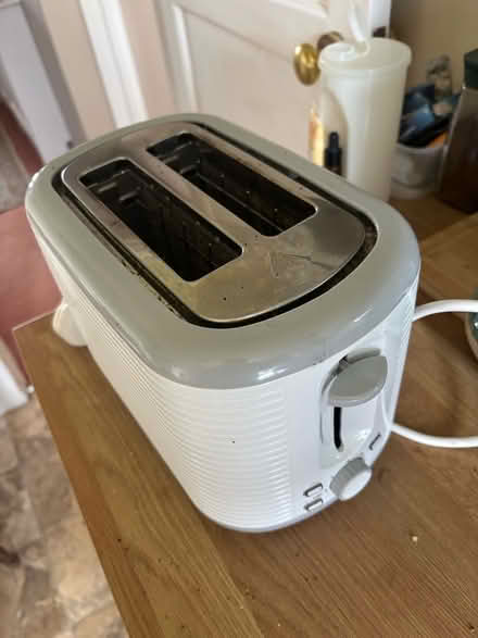 Photo of free Toaster (Hornby LA2) #1