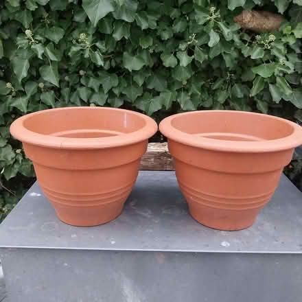 Photo of free Terracotta plant pots (Callow End WR2) #1