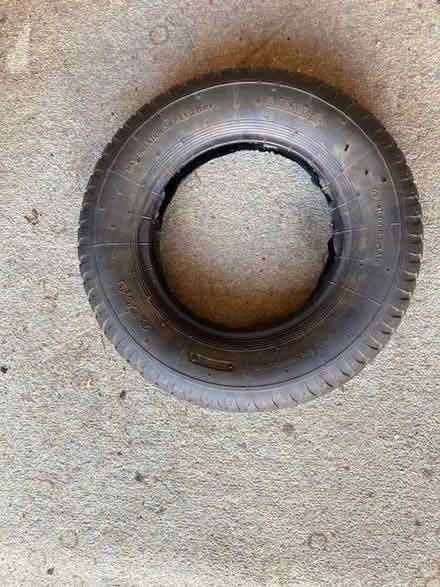 Photo of free Wheelbarrow Tyre (Wellesbourne CV35) #1