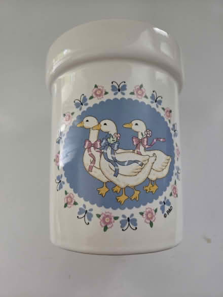 Photo of free Small decorative crock (Farmington Hills) #2