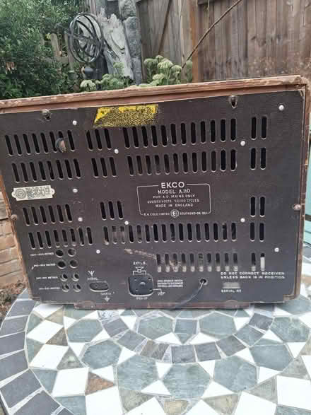 Photo of free Vintage valve radio (Eaton Bray LU6) #2