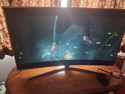 Photo of free 40in Samsung Curved Smart TV (Belmont SM2) #3