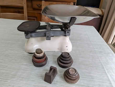 Photo of free Vintage Working Scales With Weights (West Wickham, BR4) #2
