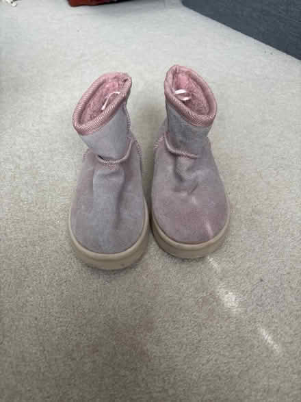 Photo of free Girls Ugg style boots size small girls 8 (Knaphill GU21) #1