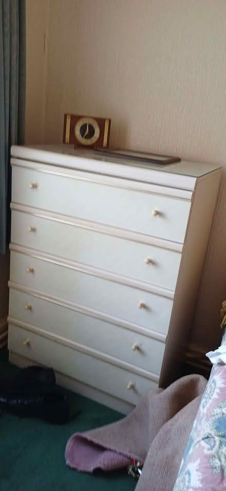 Photo of free Bedroom set. Drawers, bedside cabinet, dressing table (Knotty Ash L14) #2