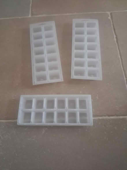 Photo of free Ice packs and trays (Wimborne,Colehill) #2