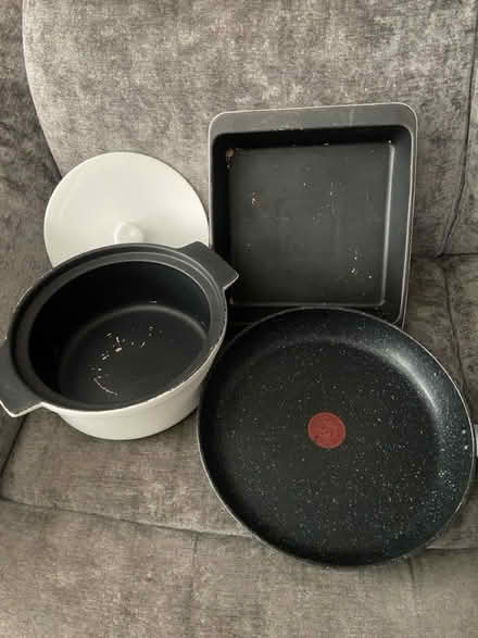 Photo of free Pots and pan (Charlton SE7) #2