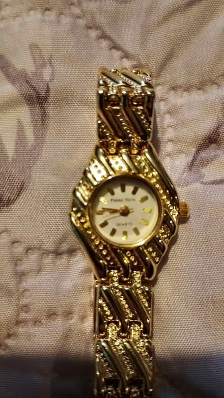 Photo of free Ladies dress watch (Chesser EH14) #2