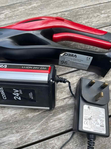 Photo of free Grass trimmer (battery not working?) (London Rd, HW HP11) #2