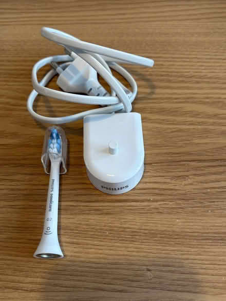 Photo of free New Phillips Sonicare Toothbrush head & charger (New Eltham SE9) #1