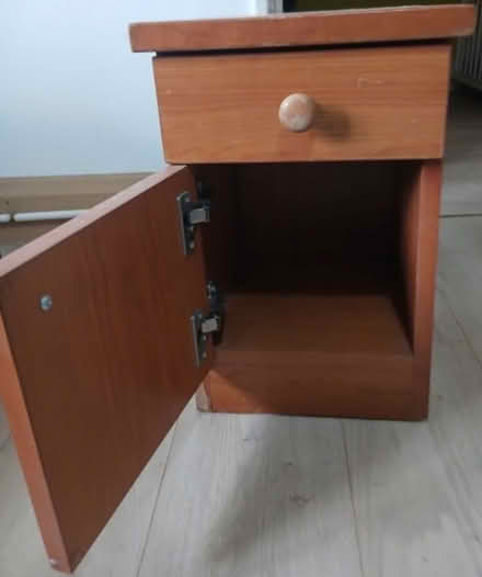Photo of free Small wooden bedside table (New Cross SE14) #4