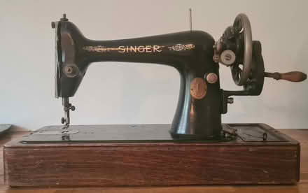 Photo of free Singer Hand Sewing Machine (Thrupp GL5) #1