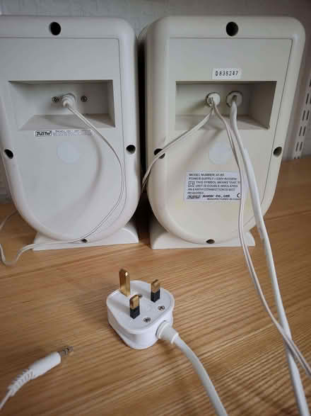Photo of free Juster amp and speakers system for PC (Woodford IG8) #2