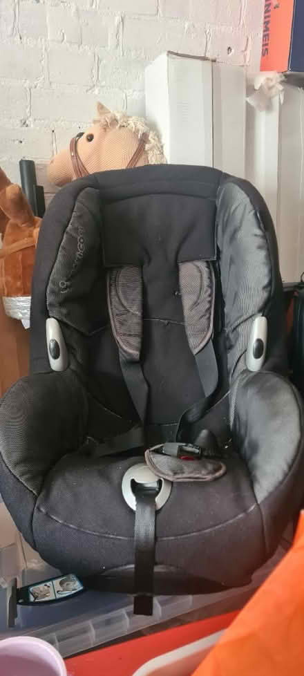 Photo of free MaxiCosi child car seat (N17 Tottenham Hale) #1