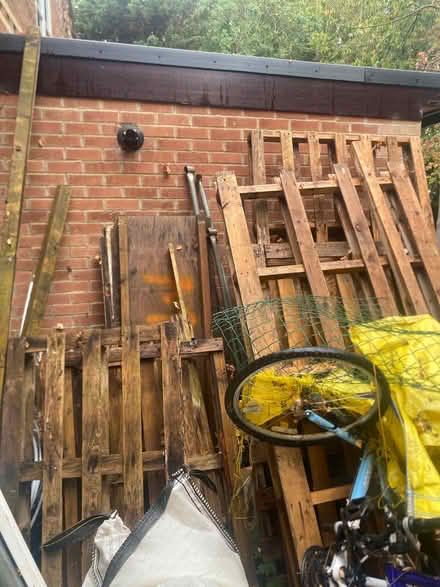 Photo of free pallets to be collected (Deddington OX15) #1