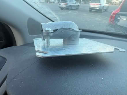 Photo of free 90 degree squeeze connector (94087) #1