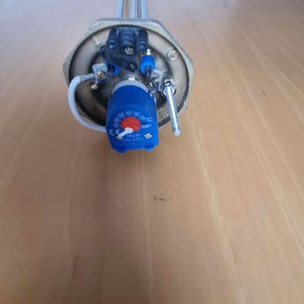 Photo of free immersion heater - 3kW, with thermostat (Beaconsfield HP9) #1