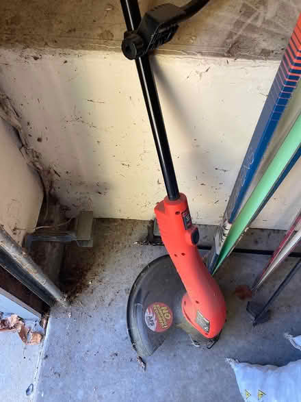 Photo of free Black and decker Weedwhacker (Milpitas off of Piedmont Road) #1