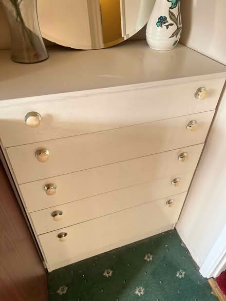 Photo of free Chest of drawers and bedsides (Bladon OX20) #4