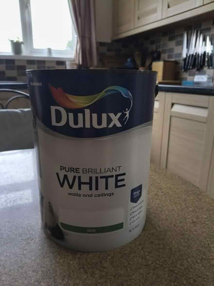 Photo of free White paint (silk) (Lee-on-the-Solent PO13 9JA) #1
